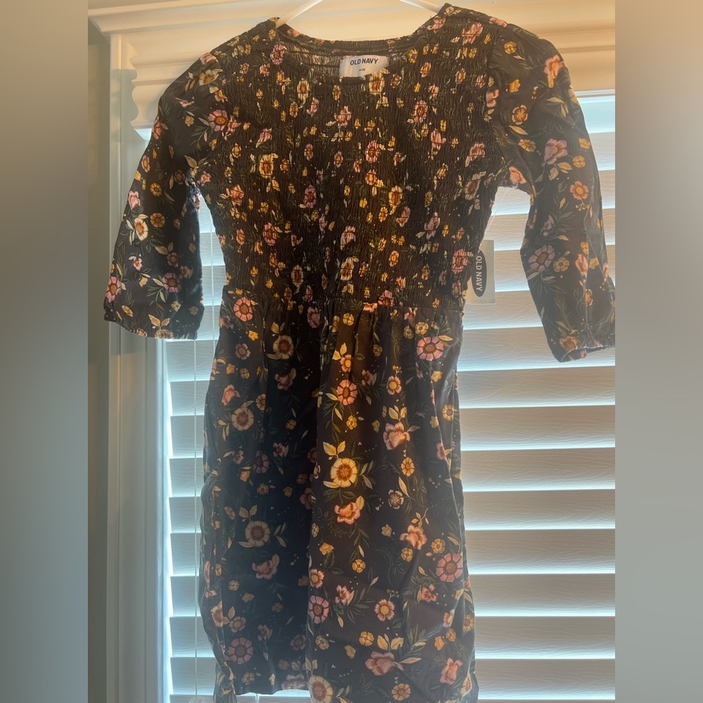 Old Navy Girls Dress - size M (8)